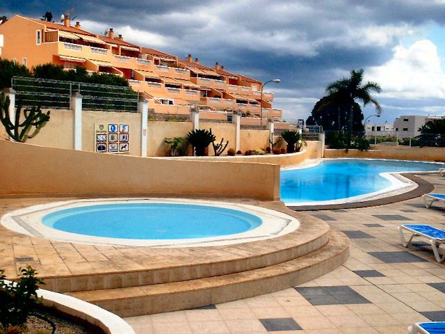 low cost tenerife apartment St George